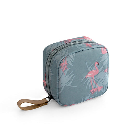Make-up bag You can take your makeup everywhere can accommodate a lot of bright colours