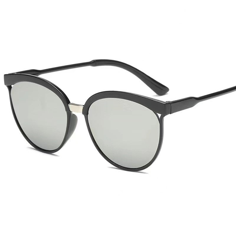 Load image into Gallery viewer, Classic sunglasses Be elegant with our new collection!
