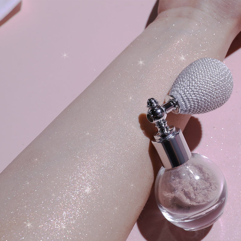 Load image into Gallery viewer, A highlighter for the body and face, a perfect light shine for all times and long lasting
