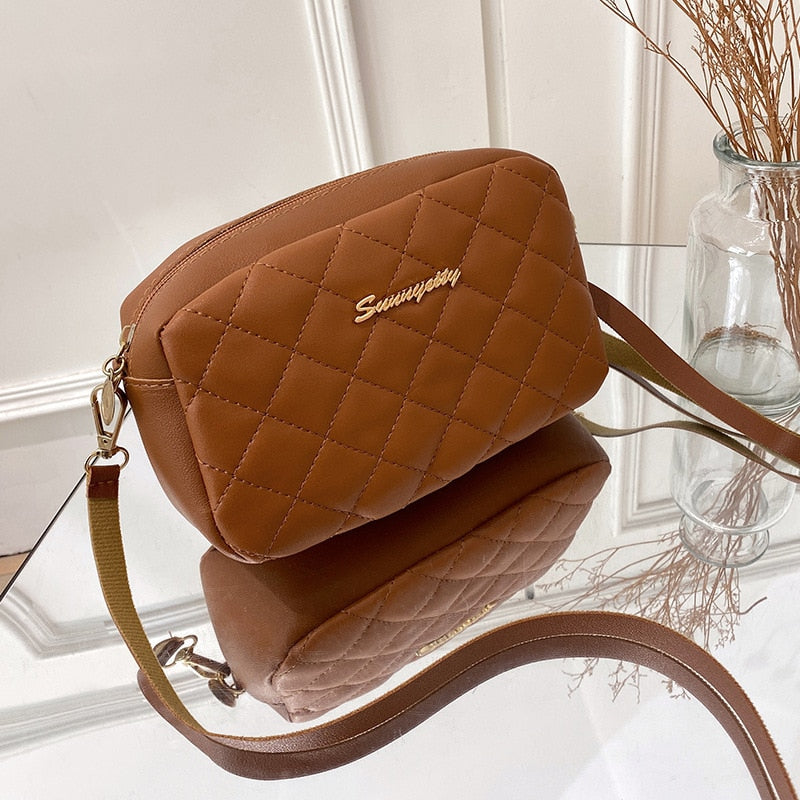 Load image into Gallery viewer, Stylish women's bag of soft leather, a brand and bright colors
