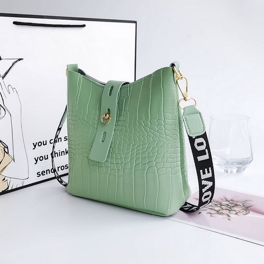 Luxurious women's sweetheart high quality from the skin Latest fashion 2022