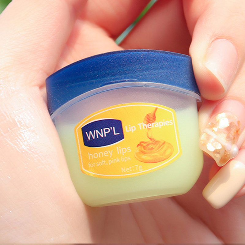 Load image into Gallery viewer, An anti-sticky lip balm for chapped and dry lips and keeps them moisturized all day long.
