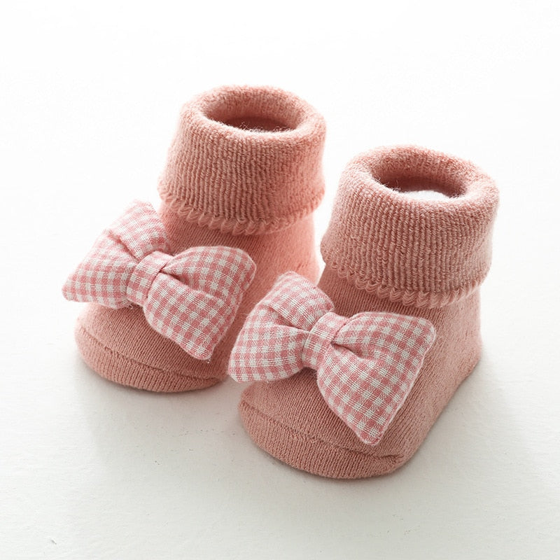Load image into Gallery viewer, Newborn baby warm socks, beautiful model and high quality
