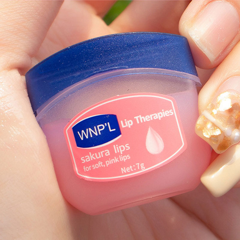 Load image into Gallery viewer, An anti-sticky lip balm for chapped and dry lips and keeps them moisturized all day long.
