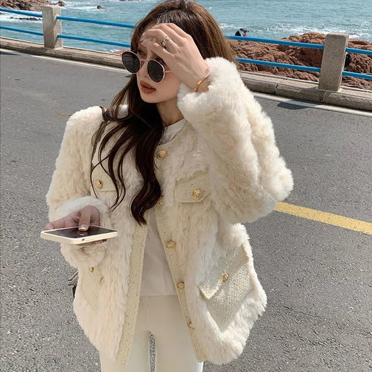 Korean women's short coat Made of warm fur for the winter and out on the street. all sizes