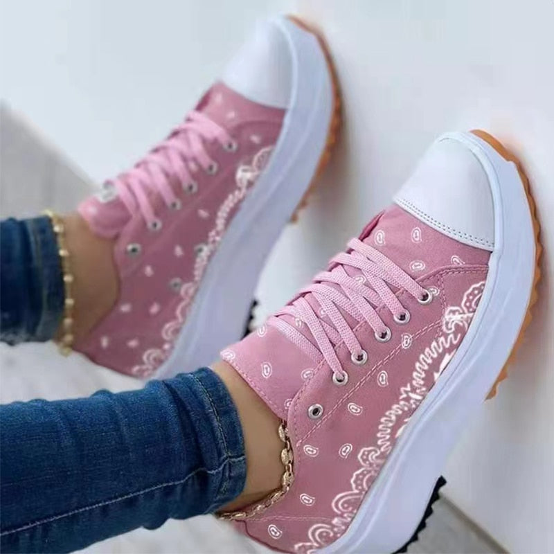 Load image into Gallery viewer, Lovely casual women sneakers with patterns and different colors for you
