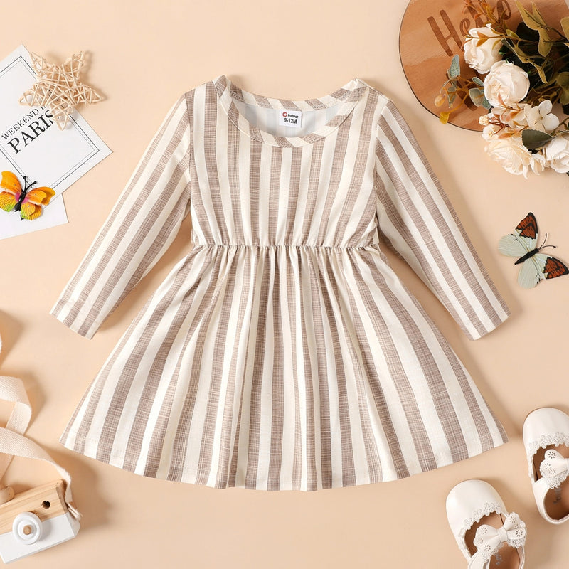 Load image into Gallery viewer, Dress for baby girls long sleeves Made of wool 3-colors

