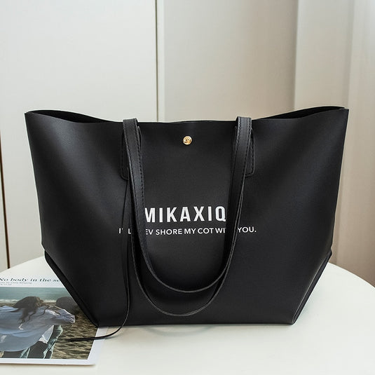 Luxurious women's bag Shoulder wear from leather latest fashion