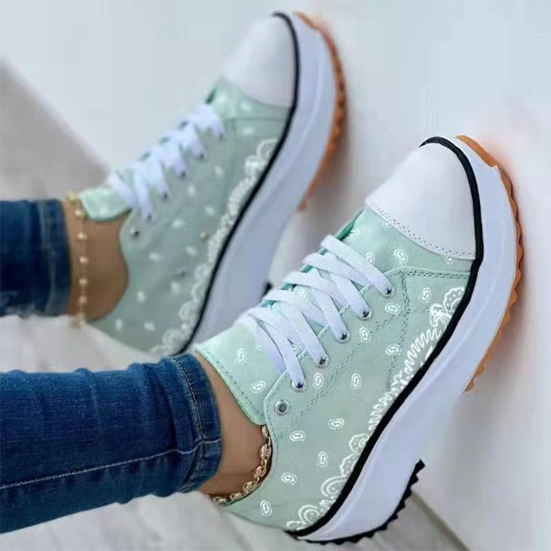 Load image into Gallery viewer, Lovely casual women sneakers with patterns and different colors for you
