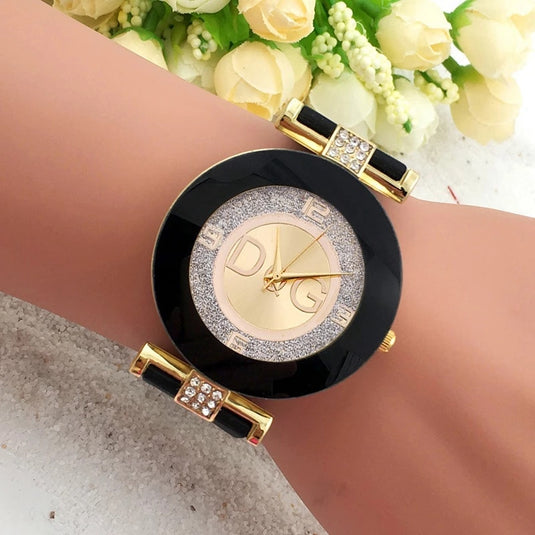 Women's watch from quartz Simple and beautiful design for ladies silicone bracelet